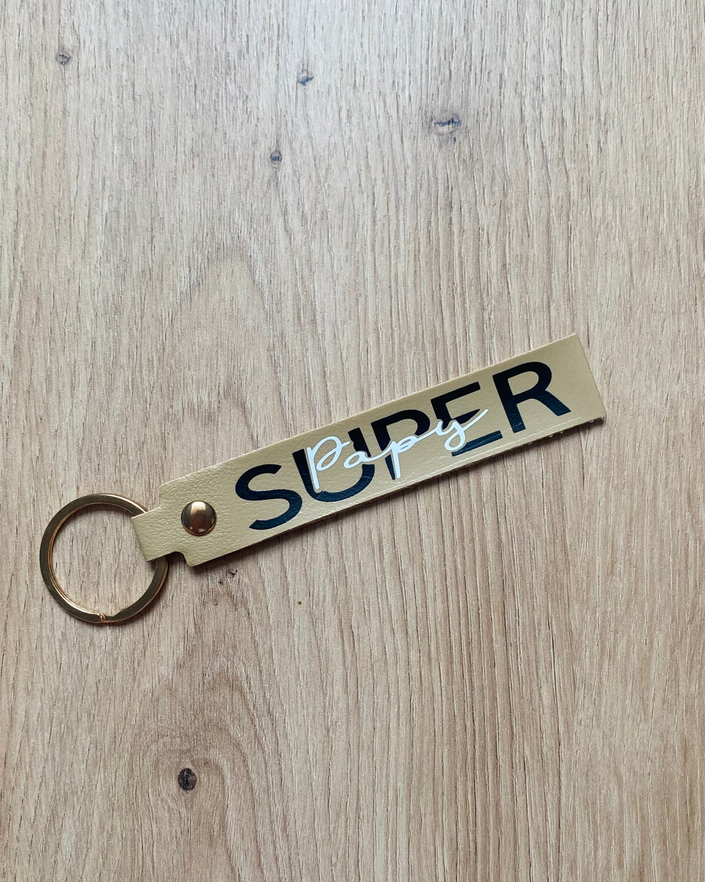 Porte-Clés « SUPER PAPI » 🩶